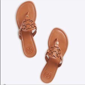 ‼️ISO Tory Burch Millers size 9 neutral color‼️